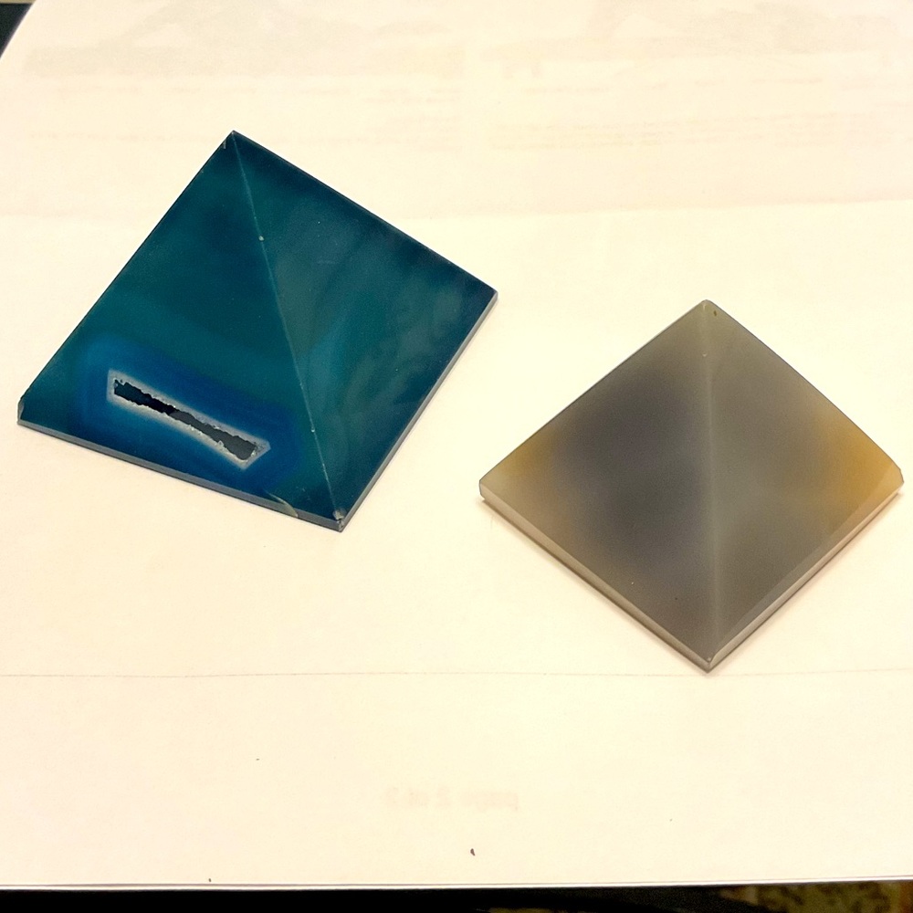 2 Stone Pyramids